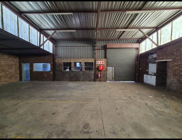 172M² WAREHOUSE TO LET IN WADEVILLE